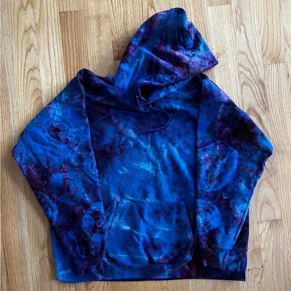 Custom tie dye on XL Hanes heavyweight hooded sweatshirt - Picture 2 of 4